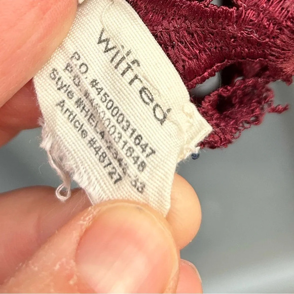 Aritzia  Wilfred Burgundy Lace Sweatshirt, size M - Picture 6 of 7